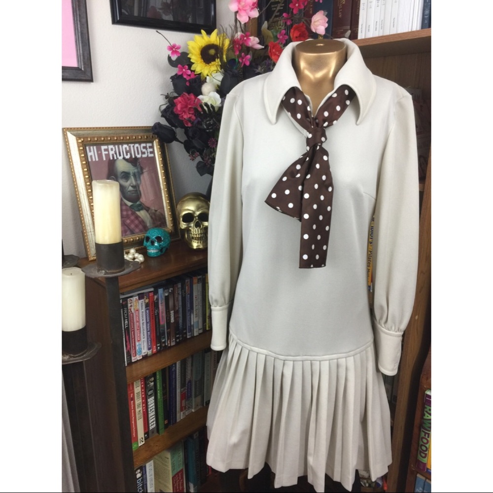 Vintage Tan Drop-waist Dress w/ Bown Polka-dot Scarf